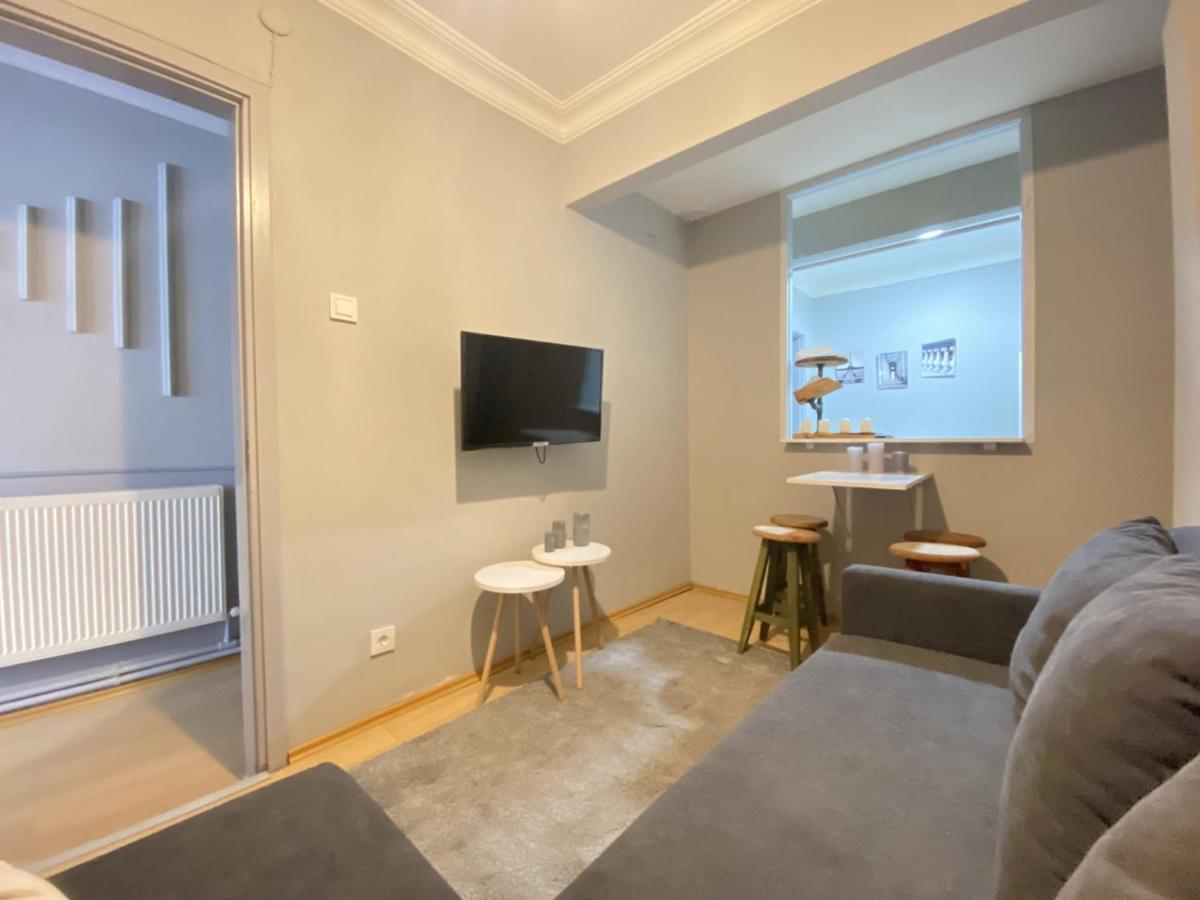 شقة اسطنبول  في Charming Flat With Balcony In Sinanpasa Besiktas المظهر الخارجي الصورة