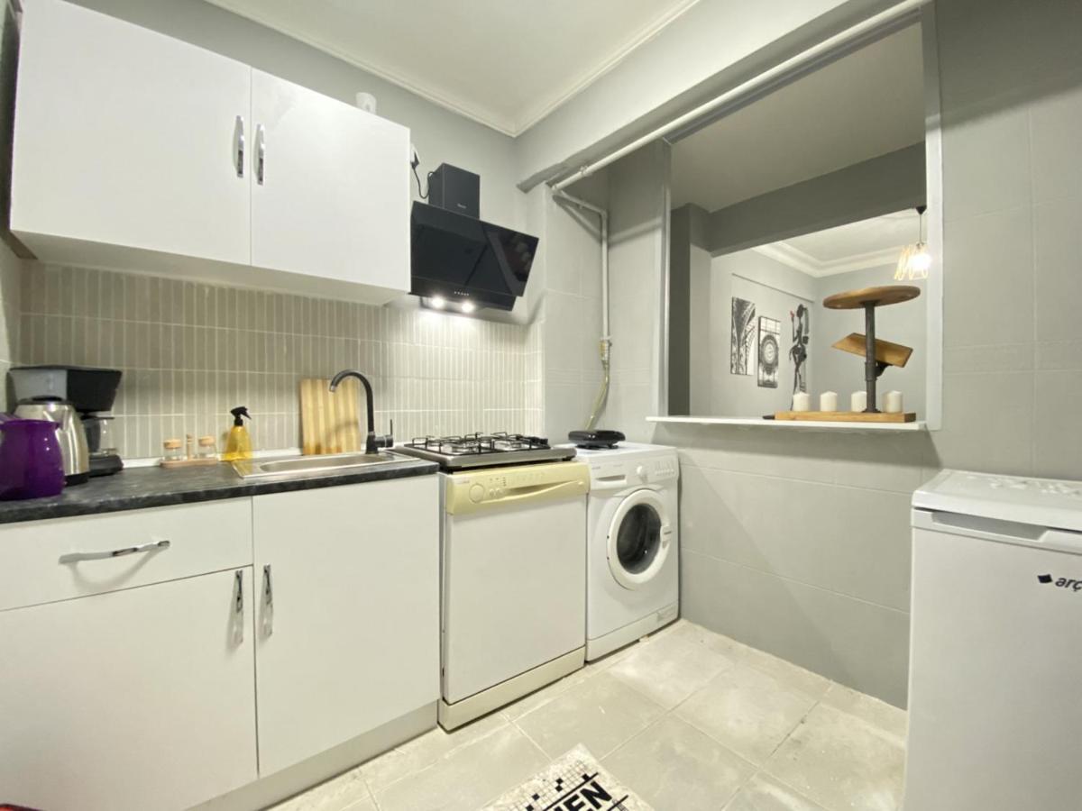 شقة اسطنبول  في Charming Flat With Balcony In Sinanpasa Besiktas المظهر الخارجي الصورة