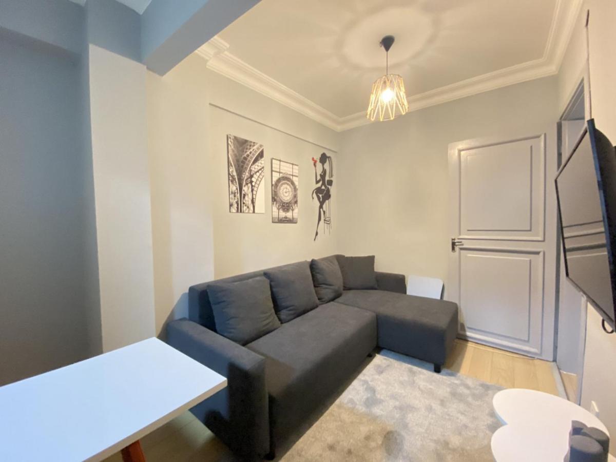 شقة اسطنبول  في Charming Flat With Balcony In Sinanpasa Besiktas المظهر الخارجي الصورة